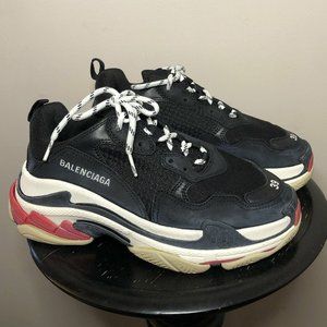 Triple S Balenciaga 3 pairs in hands now Authentic